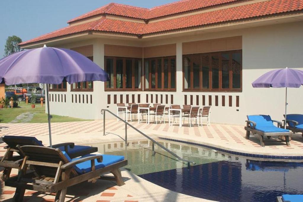 Garden Hills Villa Resort Petchaburi Esterno foto