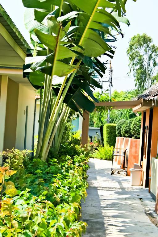 Garden Hills Villa Resort Petchaburi Esterno foto
