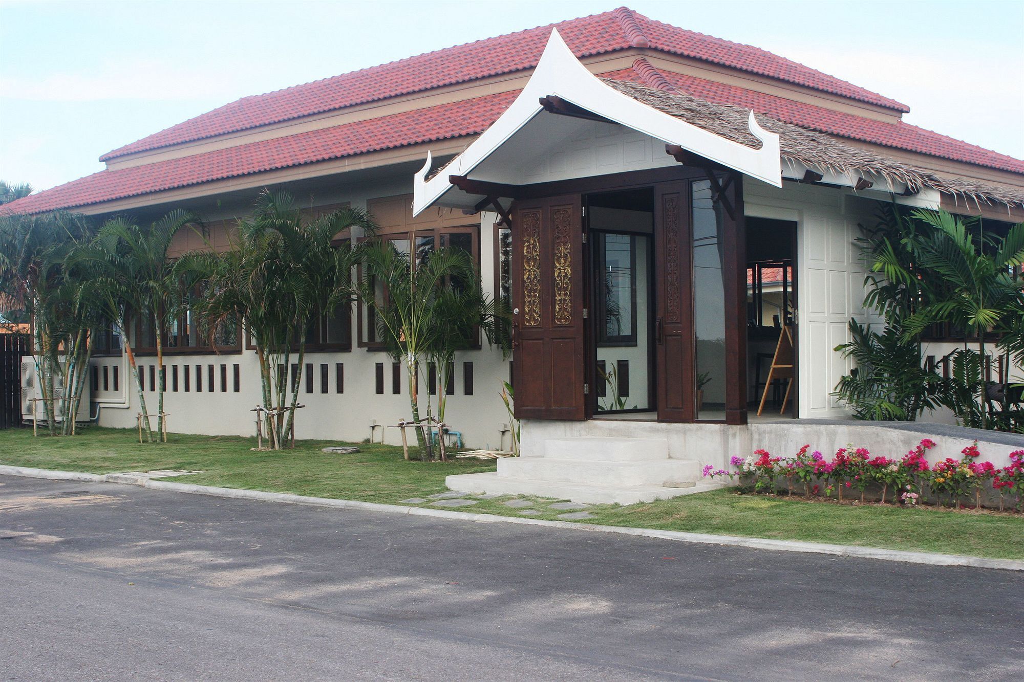 Garden Hills Villa Resort Petchaburi Esterno foto
