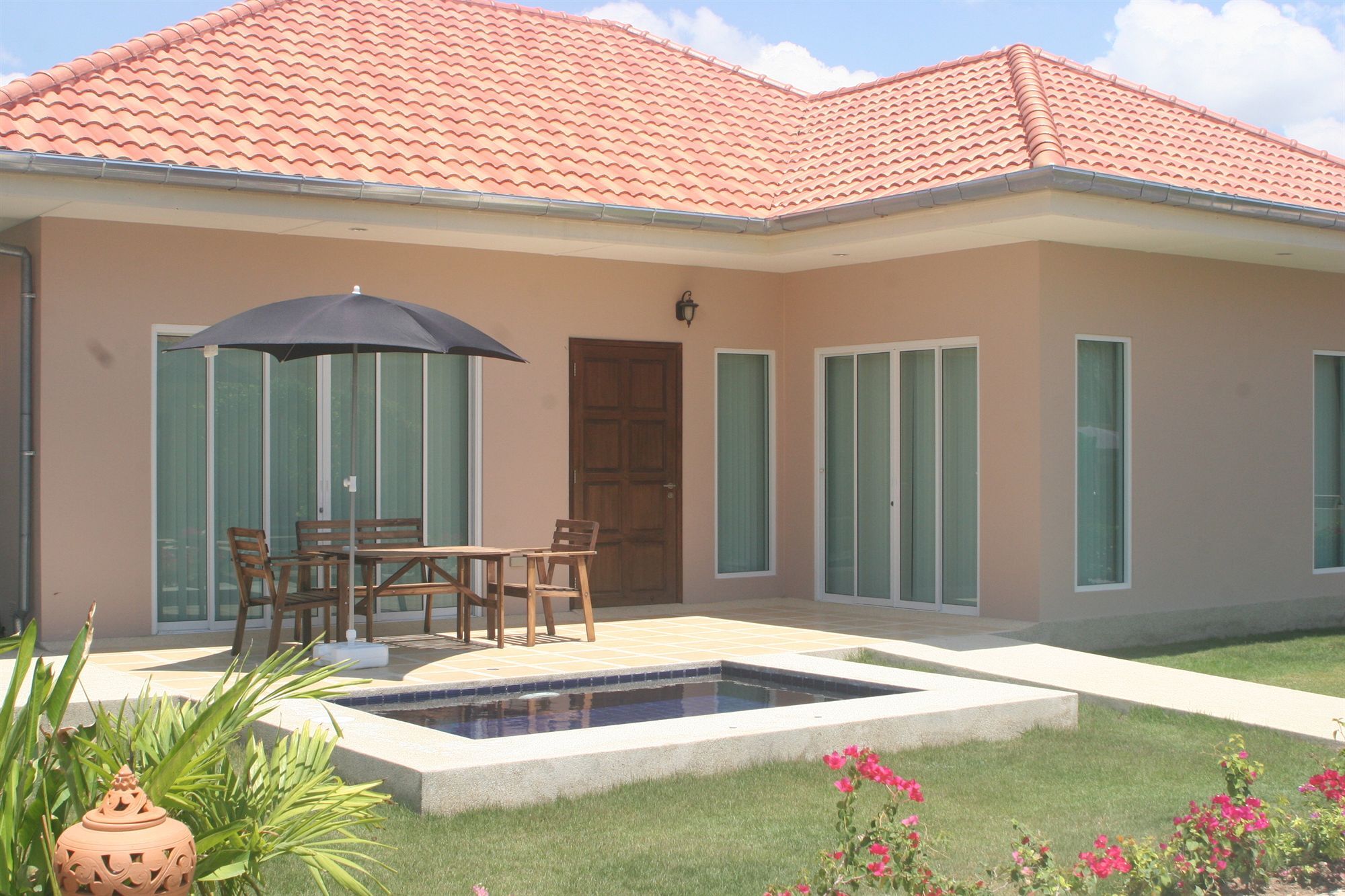 Garden Hills Villa Resort Petchaburi Esterno foto