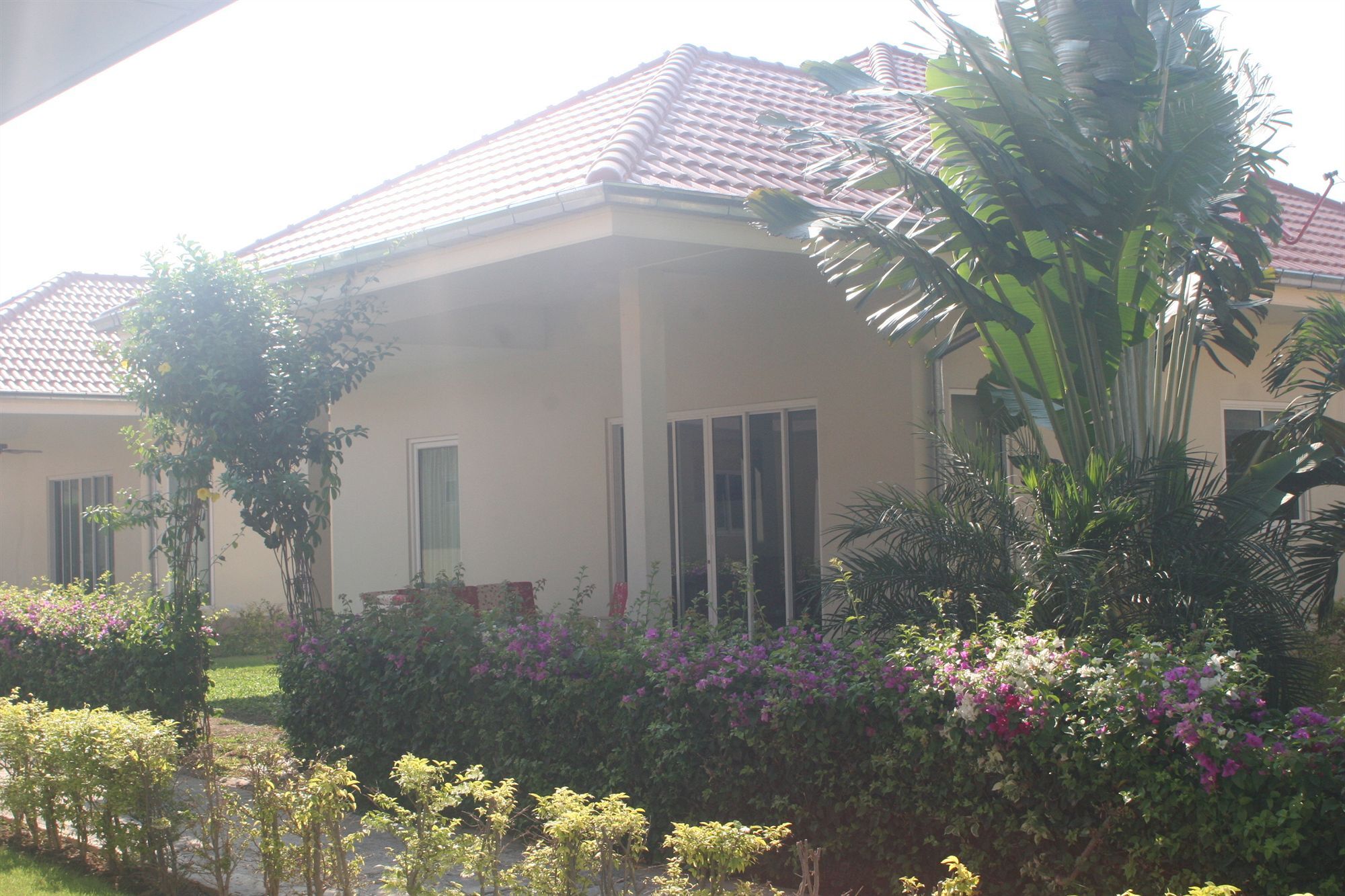 Garden Hills Villa Resort Petchaburi Esterno foto