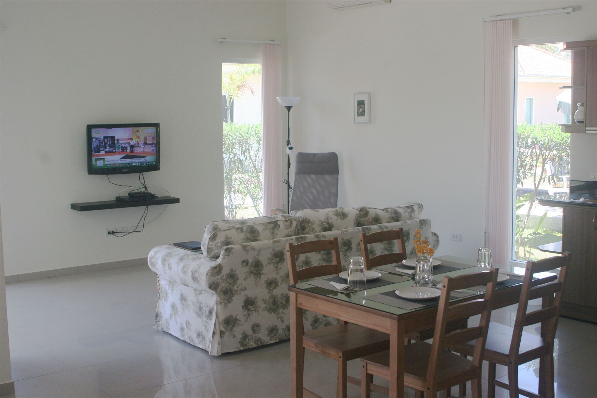 Garden Hills Villa Resort Petchaburi Esterno foto